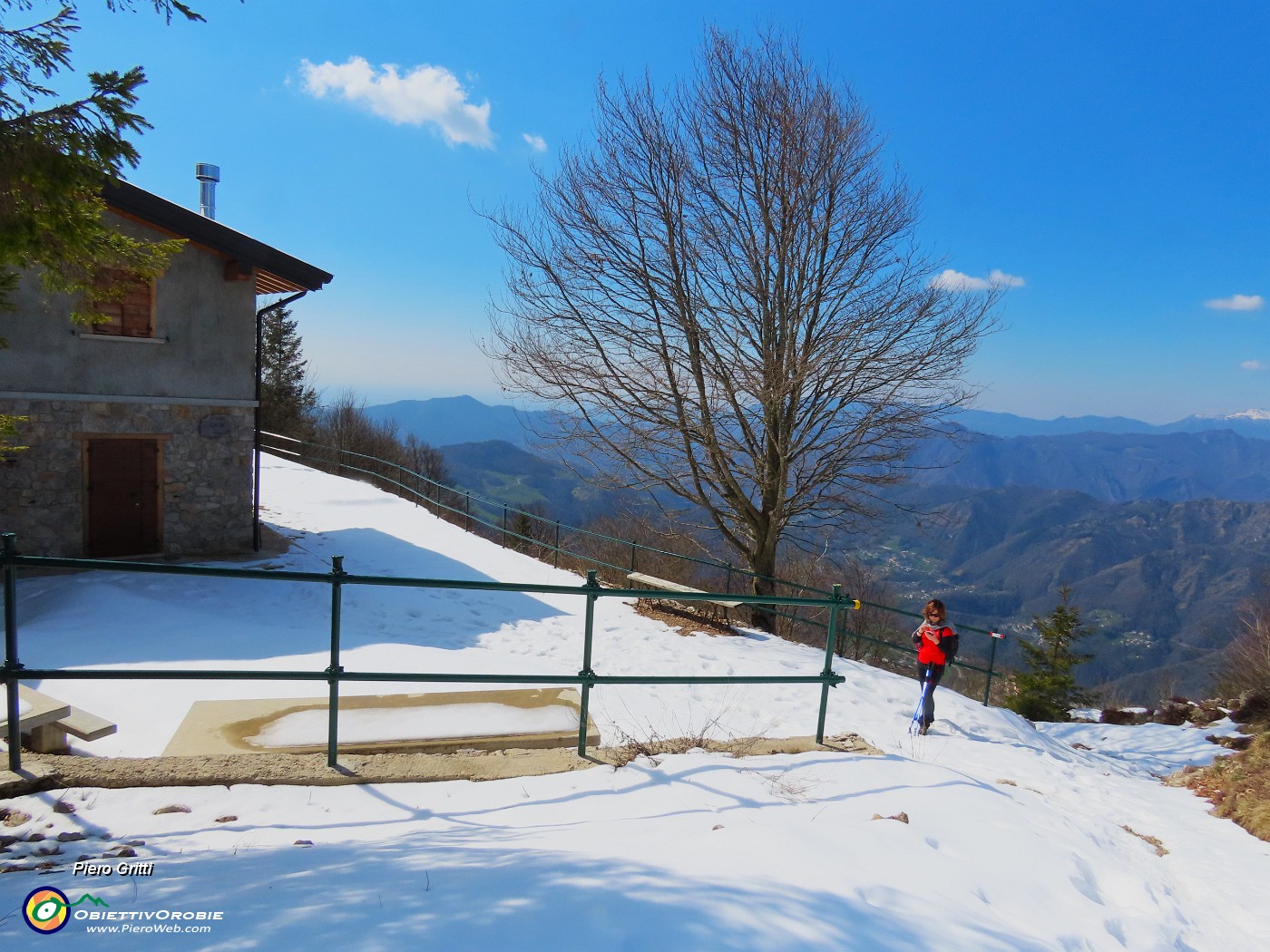 41 Rifugio G.A.M. del Suchello (1508 m).JPG